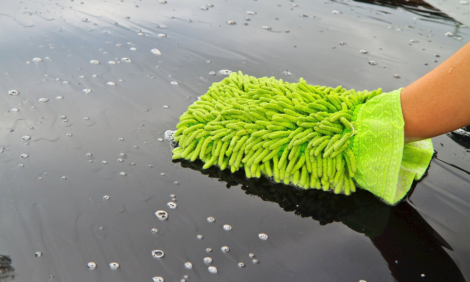 Tips On Washing And Caring For Your Car: Keep It Clean!